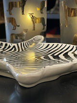 bandeja-porcelana-forma-piel-de-cebra