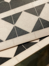 black-and-white-vinyl-table-placemats