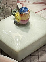 caja-ceramica-con-asa-pajaro-de-colores