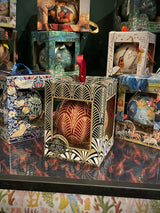 Bola Decorativa 'Hojas Art Deco' en Caja de Regalo