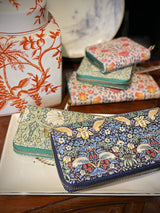 Monedero Grande 'Strawberry Thief' - William Morris