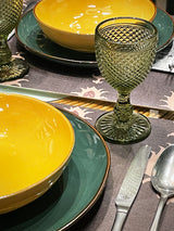 copas-de-cristal-verde-para-la-mesa