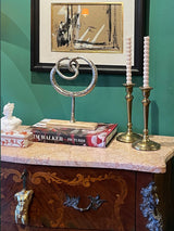 decoracion-con-comoda-antigua-de-estilo-frances