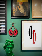 Lámina Decorativa 'Geometría en Negro y Rojo'