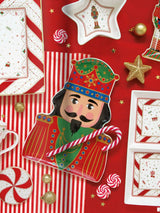decoracion-de-mesa-de-navidad-con-bandejas-nutcrackers