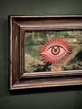 decoracion-de-pared-ojos-de-la-surte-en-marcos-antiguos