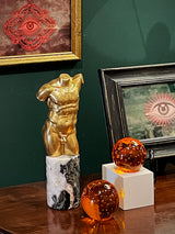 decoracion-de-pared-original-con-ojos-ex-votos