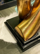 detalle-escultura-acabado-dorado-para-decorar