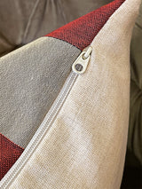 detalle-funda-cojin-decorativo-dibujo-perro-carlino