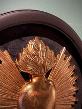 detalle-placa-pared-con-corazon-dorado-ex-voto