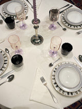 elegant-table-settings-with-black-and-white-plates