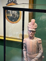 Figura Decorativa de Porcelana 'Soldadito Rosa'