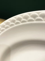 fuentes-de-servir-en-loza-blanca-y-detalle-borde