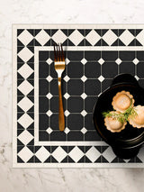 individuales-de-vinilo-cuadricula-blanca-y-negra