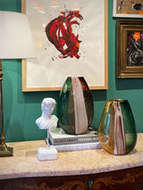 interior-decoration-with-coloured-glass-flower-vases