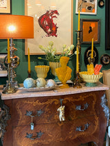 interior-design-and-decoration-with-antiques