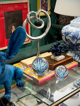 interiores-decorados-con-objetos-y-esculturas