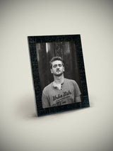 marco de fotos decorativo en marquetería gris