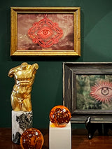 marco-dorado-con-reproduccion-ojo-ex-voto-en-medallon