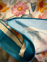 Pañuelo Estampado 'Jardín Secreto' 90x90 cm