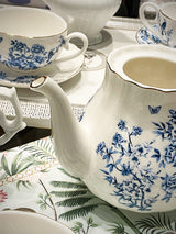 tea-pot-in-blue-and-white-porcelain