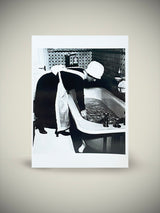 Postal 'Parlourmaid Preparing a Bath' - Bill Brandt, 1930´s