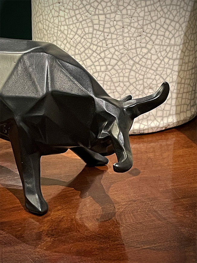 black-origami-bull-decorative-sculpture