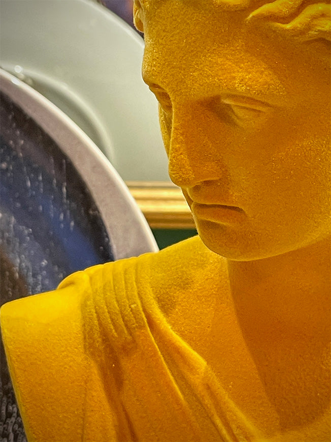 busto-de-decoracion-diosa-artemisa-amarillo