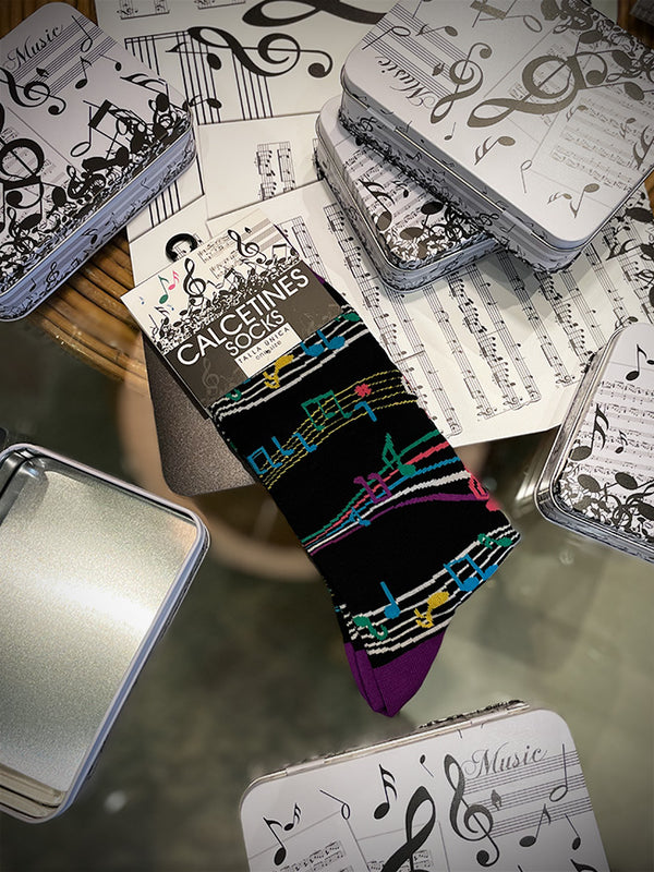 Calcetines en Caja de Lata 'Partituras Musicales' - Negro