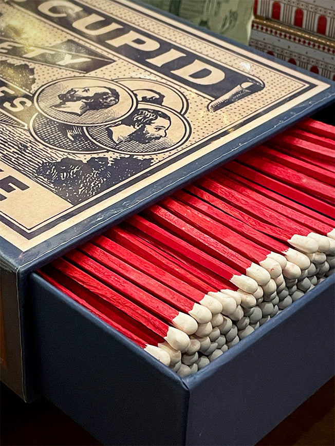 Caja de Cerillas Gigante 'Cupid Love' - 150 Piezas