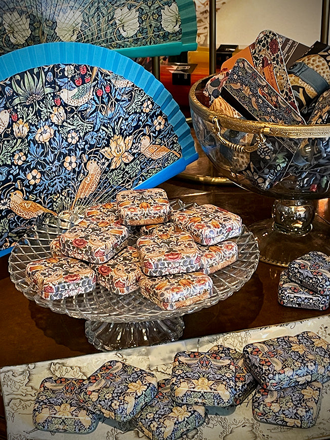 Cajita Pastillero 'Strawberry Thief' con Mints - William Morris