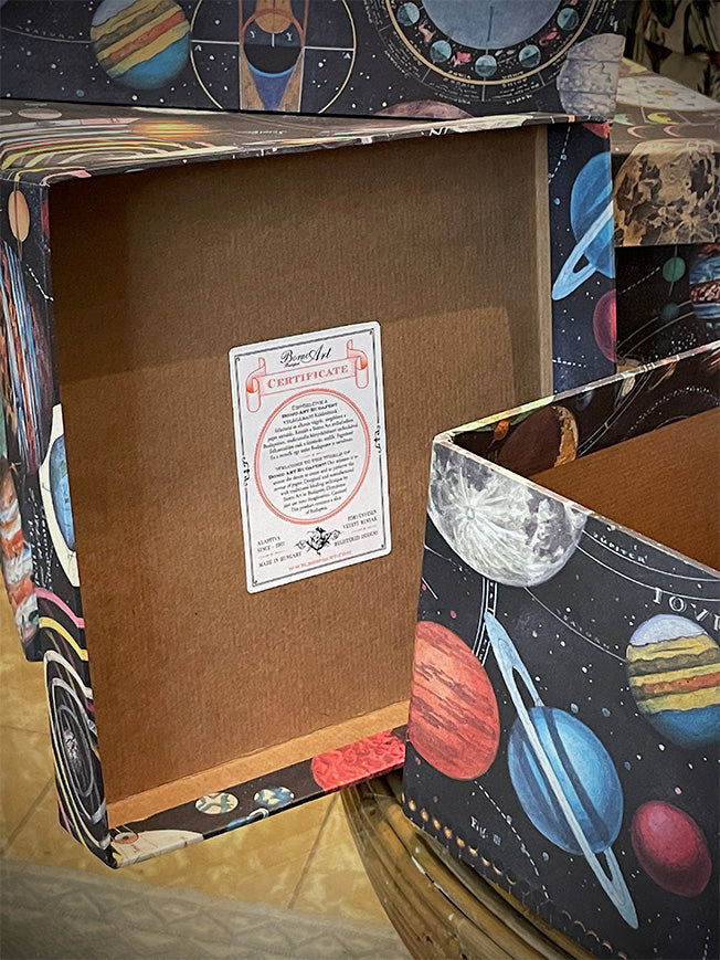 Caja Cuadrada Pequeña 'Planetarium' - 21x21x13 cm