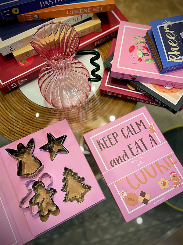 Set of 8 'Gift Novels' Cookie Molds - Keep Calm and Eat a Cookie