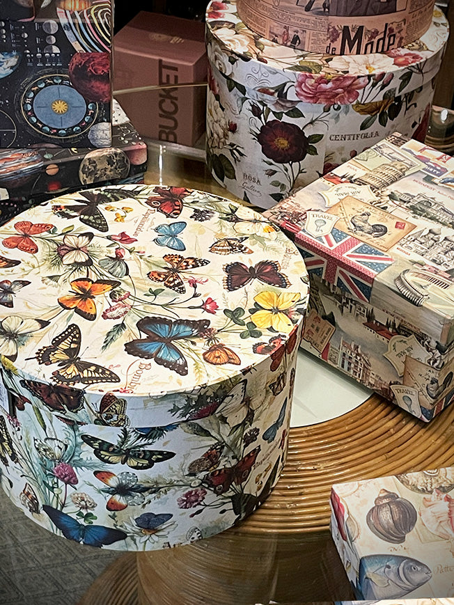Caja Redonda Grande 'Butterflies' - 30x22 cm
