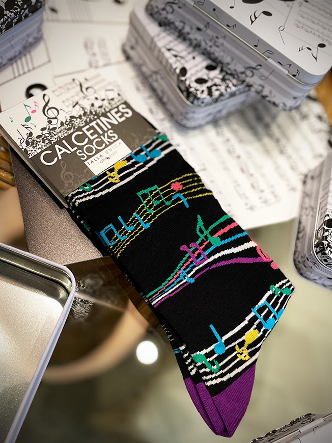 Calcetines en Caja de Lata 'Partituras Musicales' - Negro