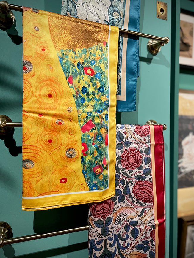 Pañuelo Estampado 'El Beso' 90x90 cm - Gustave Klimt