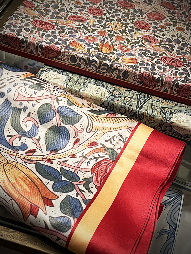 Pañuelo Estampado 'Rose' 90x90 cm - William Morris