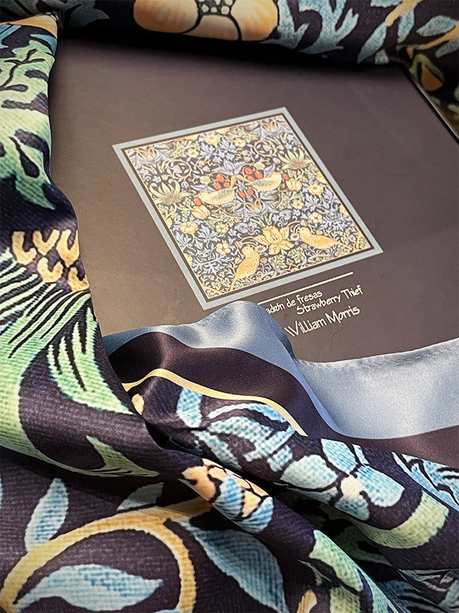 Pañuelo Estampado 'Strawberry Thief' 90x90 cm - William Morris