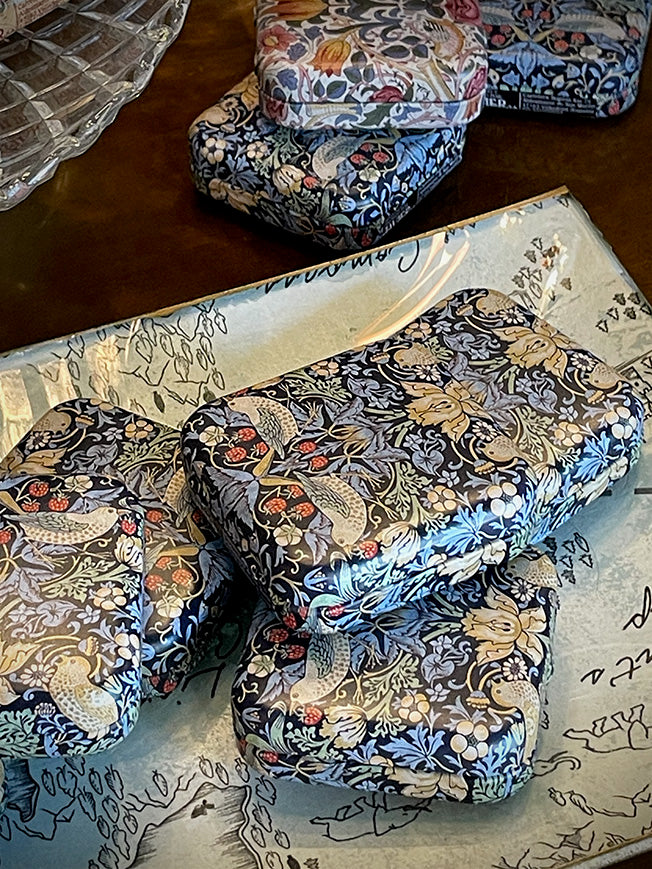 Cajita Pastillero 'Strawberry Thief' con Mints - William Morris