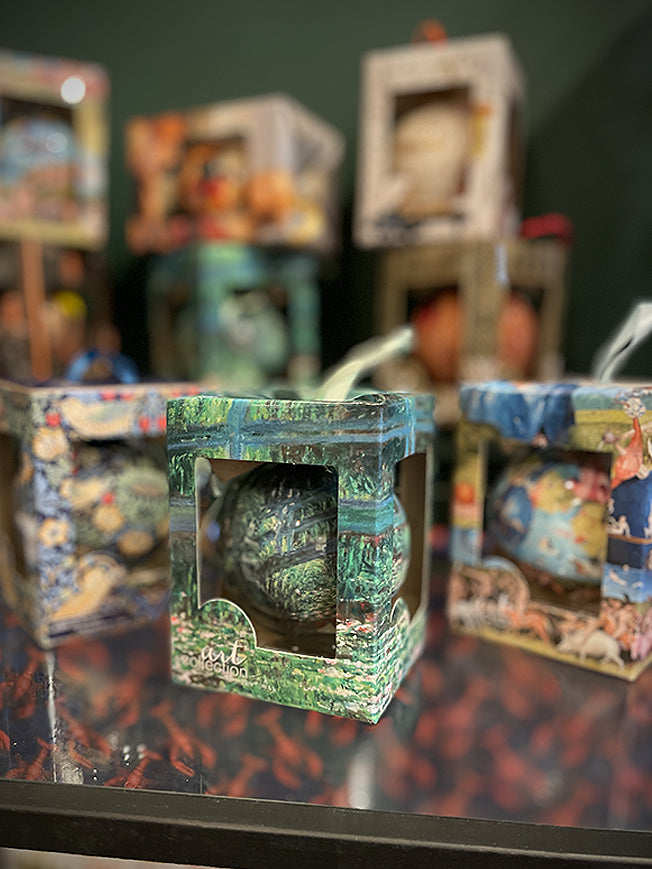 Bola Decorativa 'El Puente de Monet' en Caja de Regalo