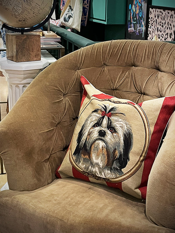 decoration-with-shih-tzu-tapestry-cushions