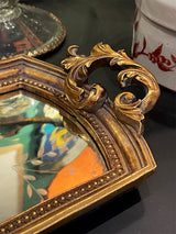 detalle-asa-bandeja-decorativa-dorada-con-espejo