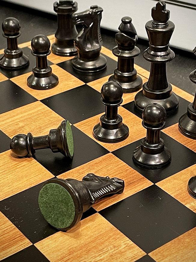 gentlemens-wooden-chess-game