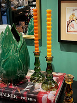 juego-de-candelabros-decorativos-en-cristal-verde-con-velas
