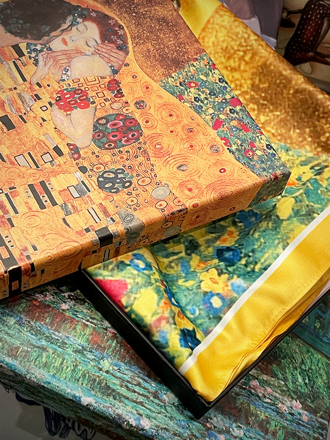 Pañuelo Estampado 'El Beso' 90x90 cm - Gustave Klimt