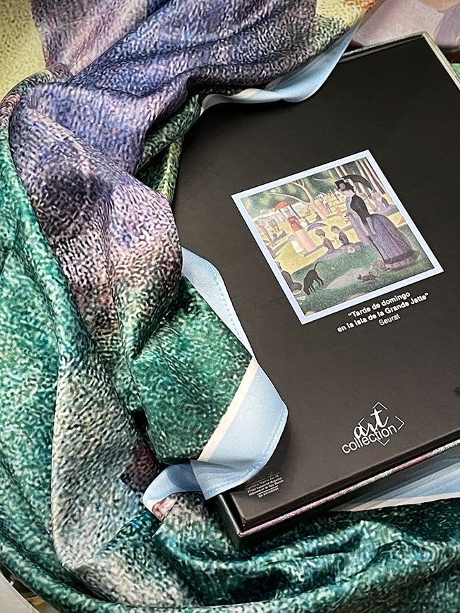 Pañuelo Estampado 'Tarde de domingo en la isla de la Grande Jatte' 90x90 cm - Seurat