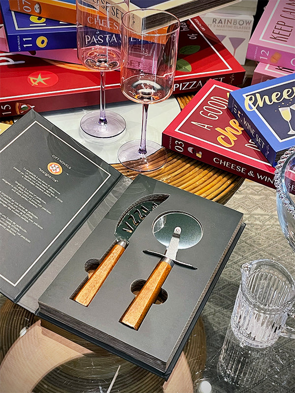 'Gift Novels' Pizza Cutter Set - Margherita