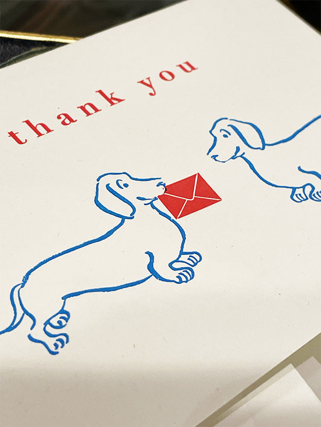     tarjeta-letterpress-de-thank-you-con-perros-teckel-con-sobre