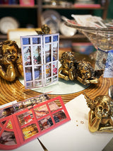 Tarjeta de Navidad y Adviento 'Ventana Nostálgica' - Blanca con Paisaje