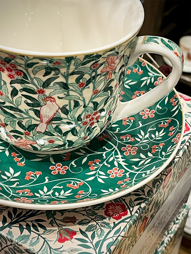 taza-de-porcelana-con-plato-de-desayuno-liberty